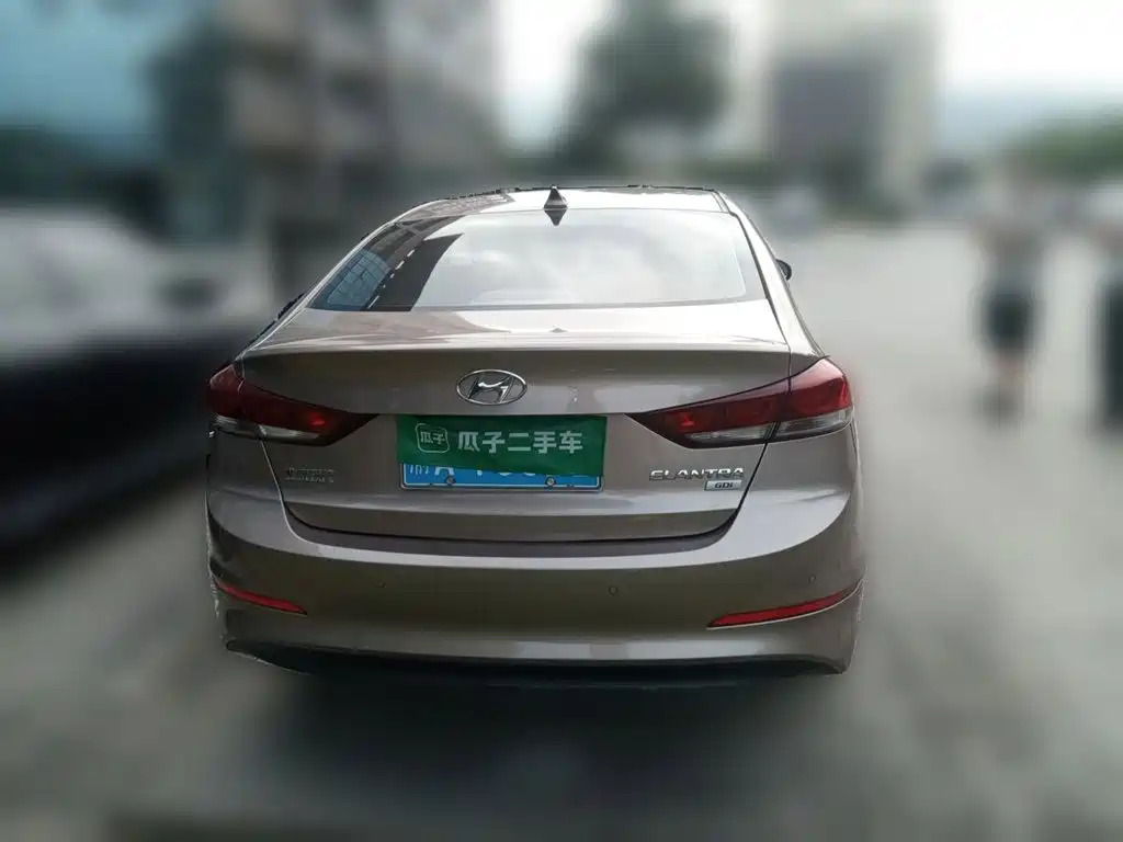 Hyundai Elantra — миниатюра 3