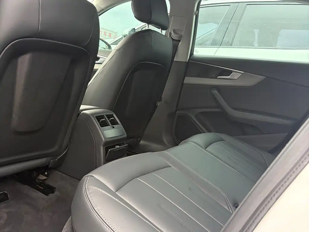 Audi A4L — миниатюра 20