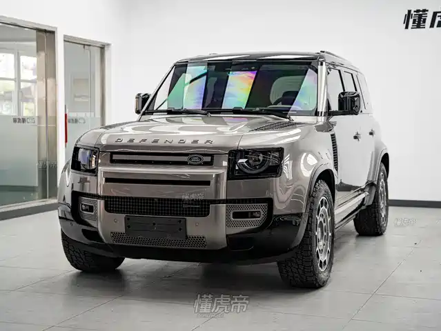 Land Rover Defender — фото 1