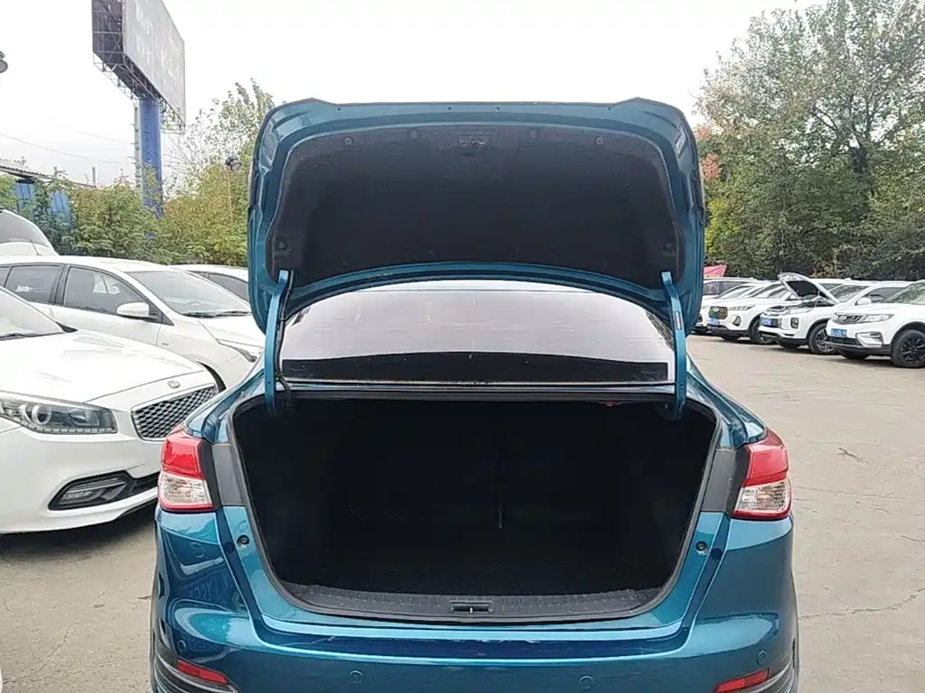 Nissan Bluebird — миниатюра 19