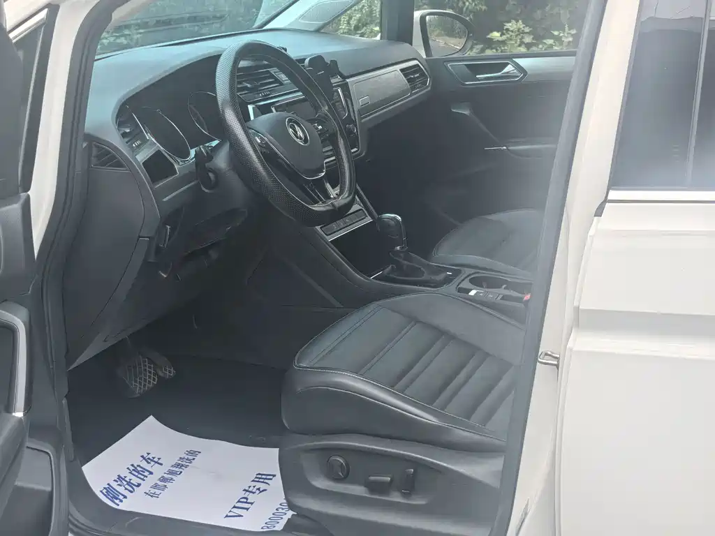 Volkswagen Touran — миниатюра 14