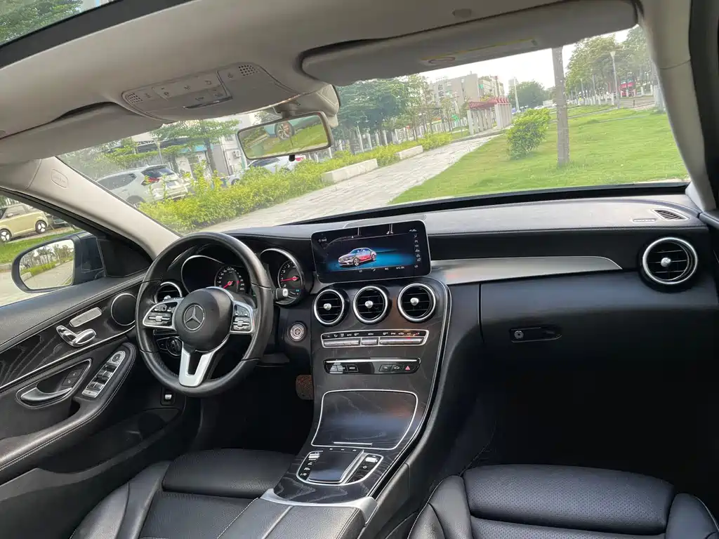 Mercedes-Benz C-Class — миниатюра 8