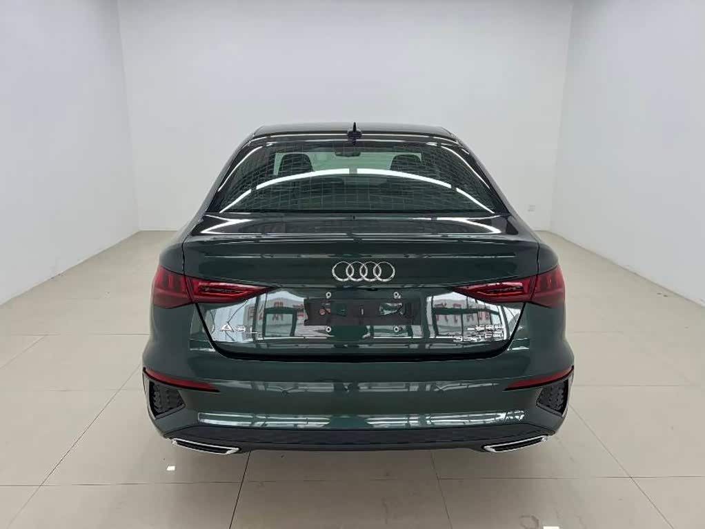 Audi A3 1.4 л 2022 г. Зелёный, пробег 47000 км
