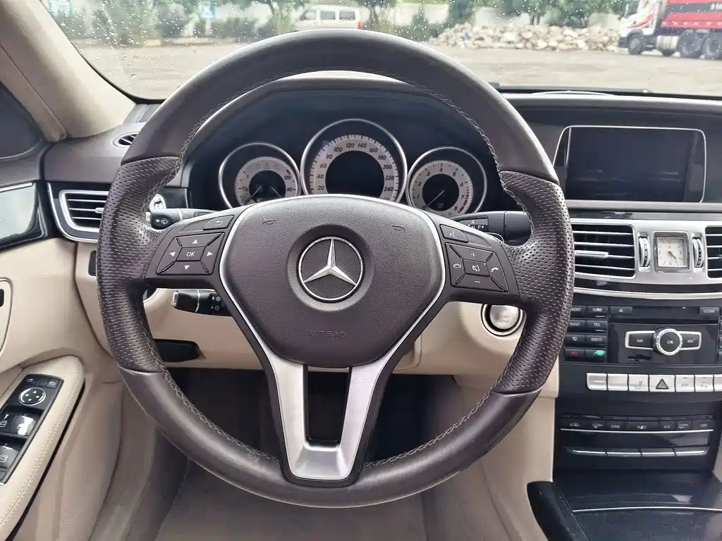 Mercedes-Benz E-Class — миниатюра 15