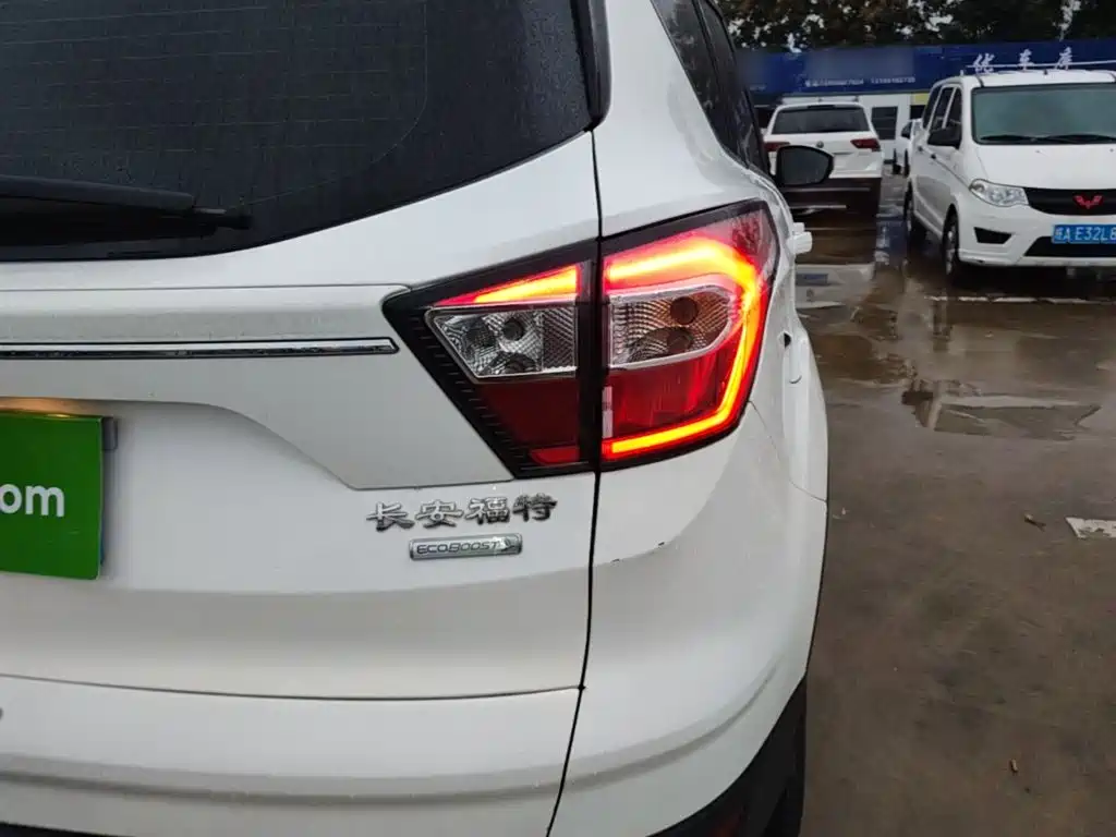 Ford Kuga — миниатюра 8