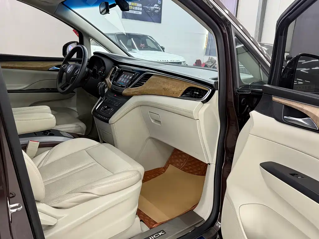 Buick GL8 — миниатюра 7