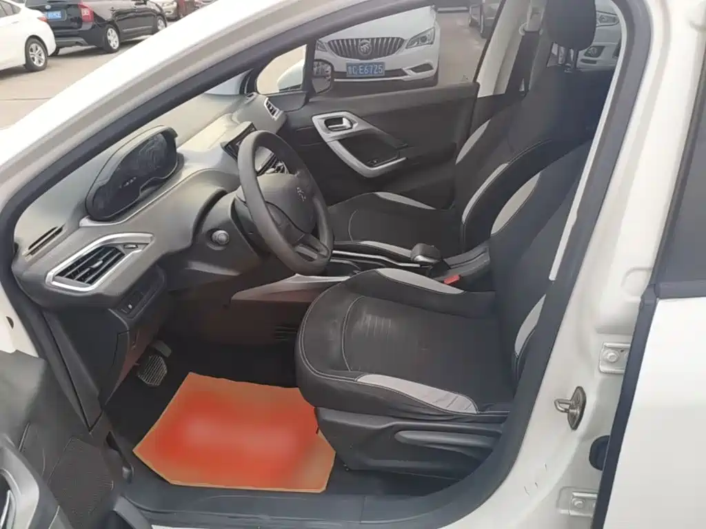 Peugeot 2008 — миниатюра 15
