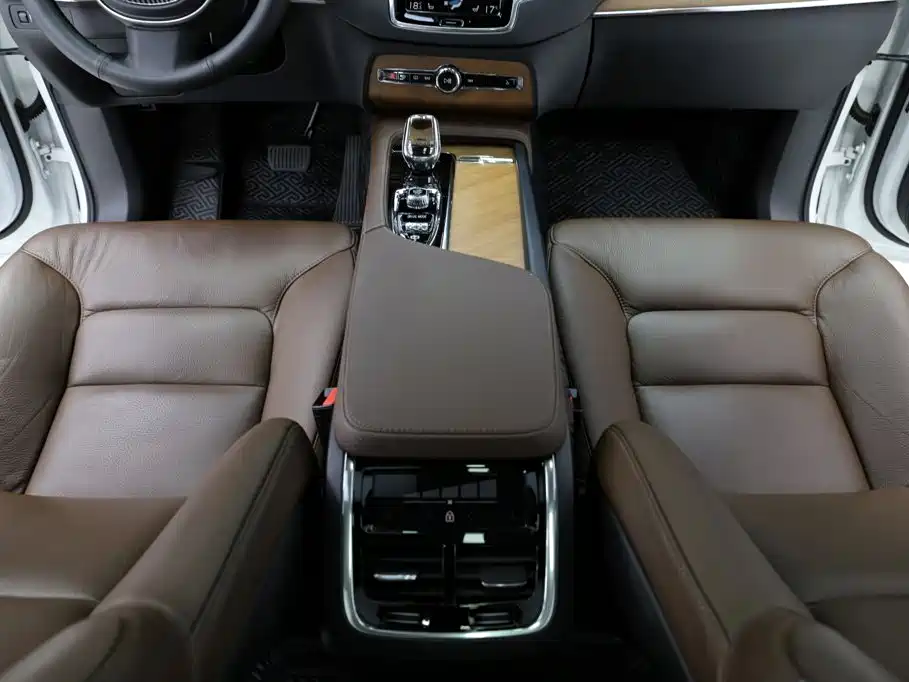 Volvo XC90 — миниатюра 11