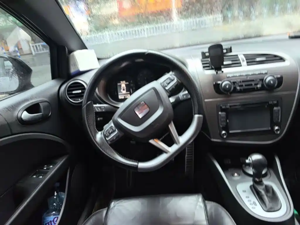 SEAT Leon — миниатюра 11