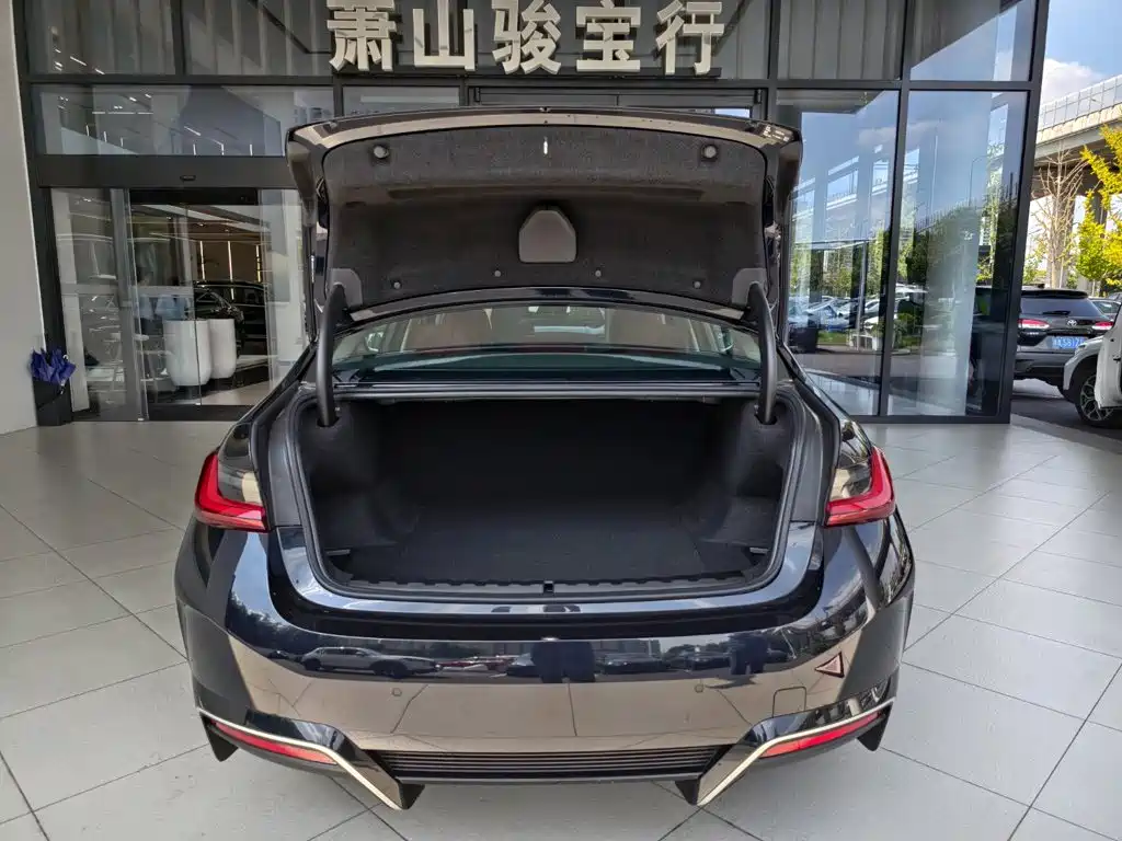 BMW i3 — миниатюра 17