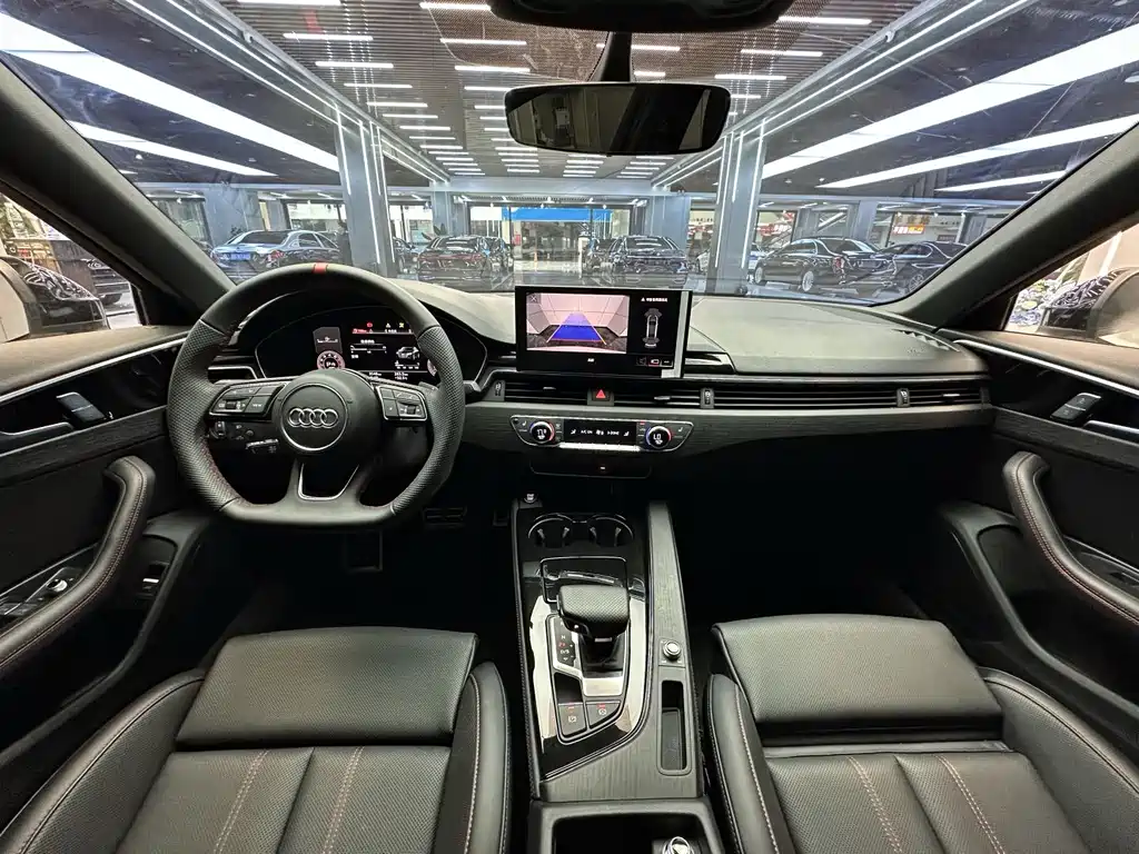Audi A4L 2024 40 TFSI Luxury