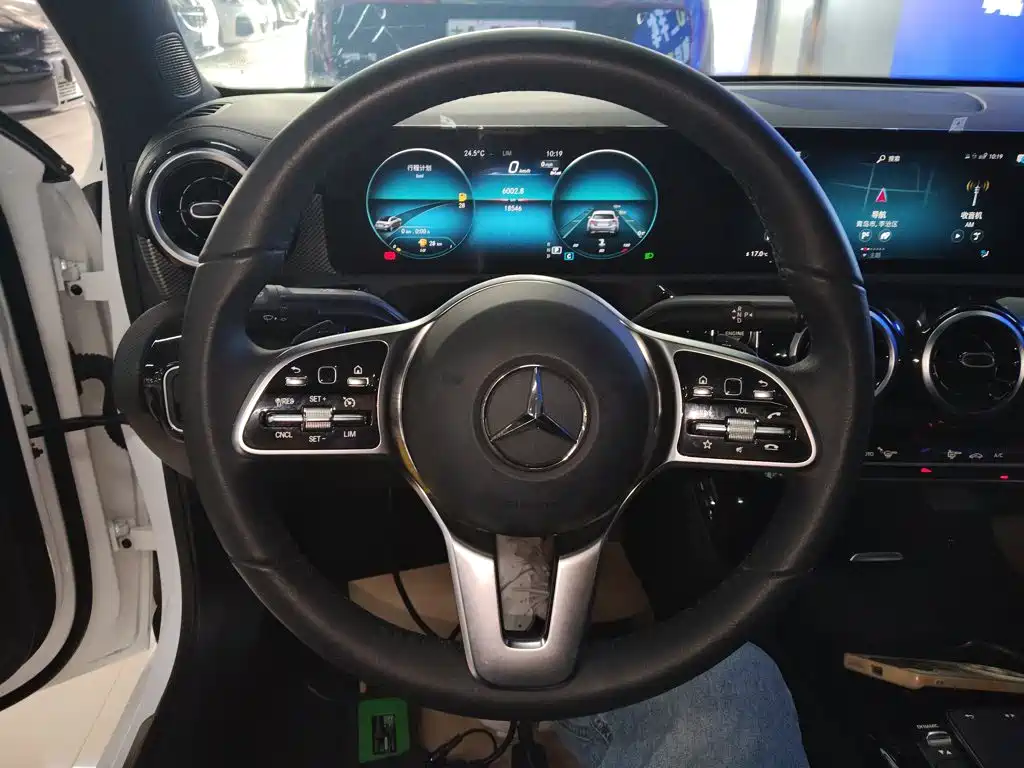 Mercedes-Benz A-Class — миниатюра 11