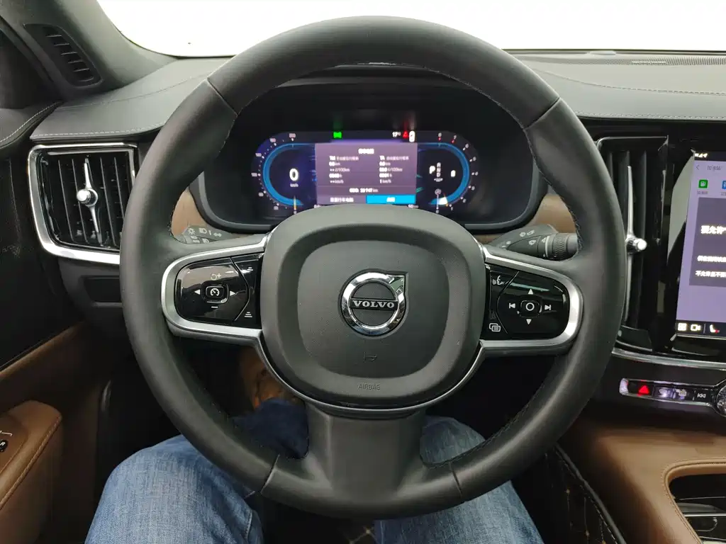 Volvo S90 — миниатюра 15