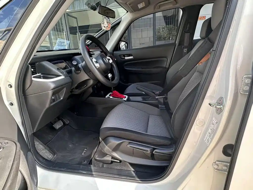 Honda Fit — миниатюра 6