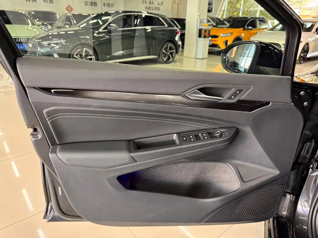 Volkswagen Golf — миниатюра 8