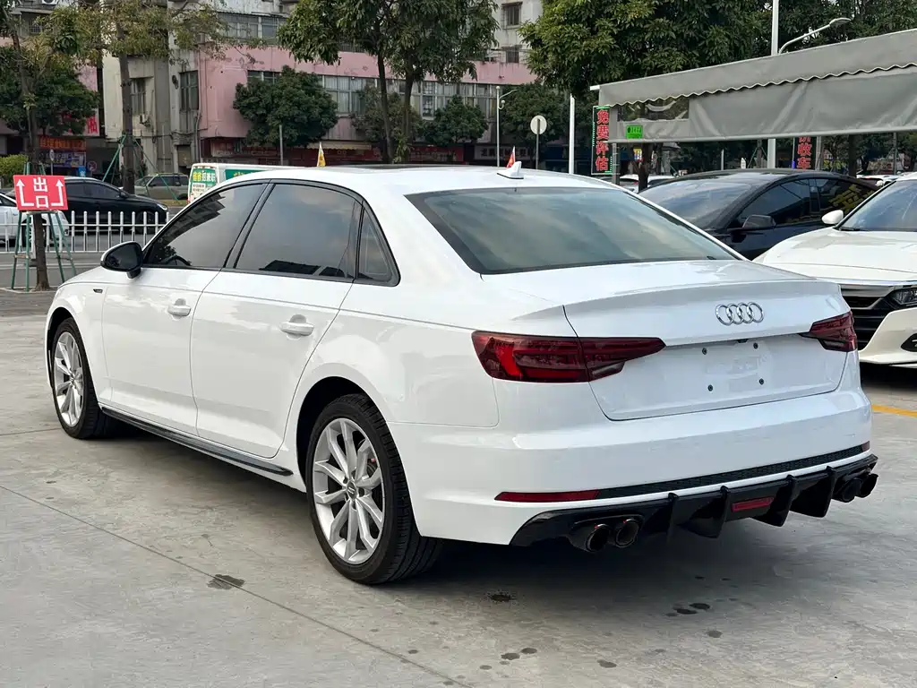 AUDI A4L