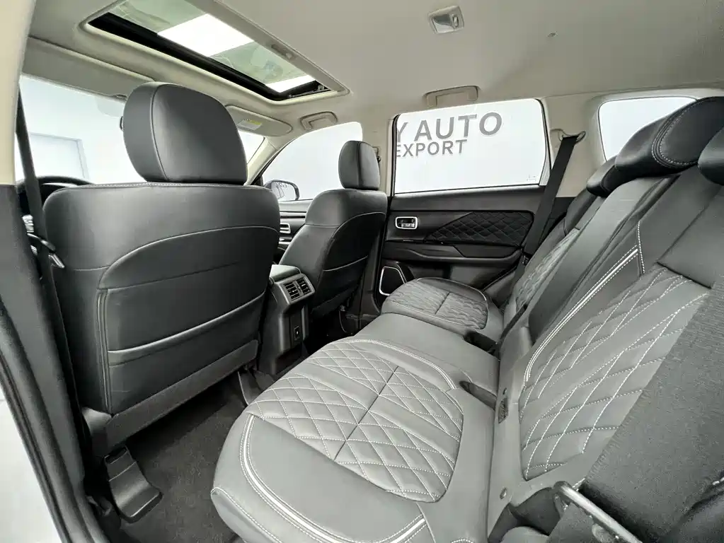Mitsubishi Outlander — миниатюра 15