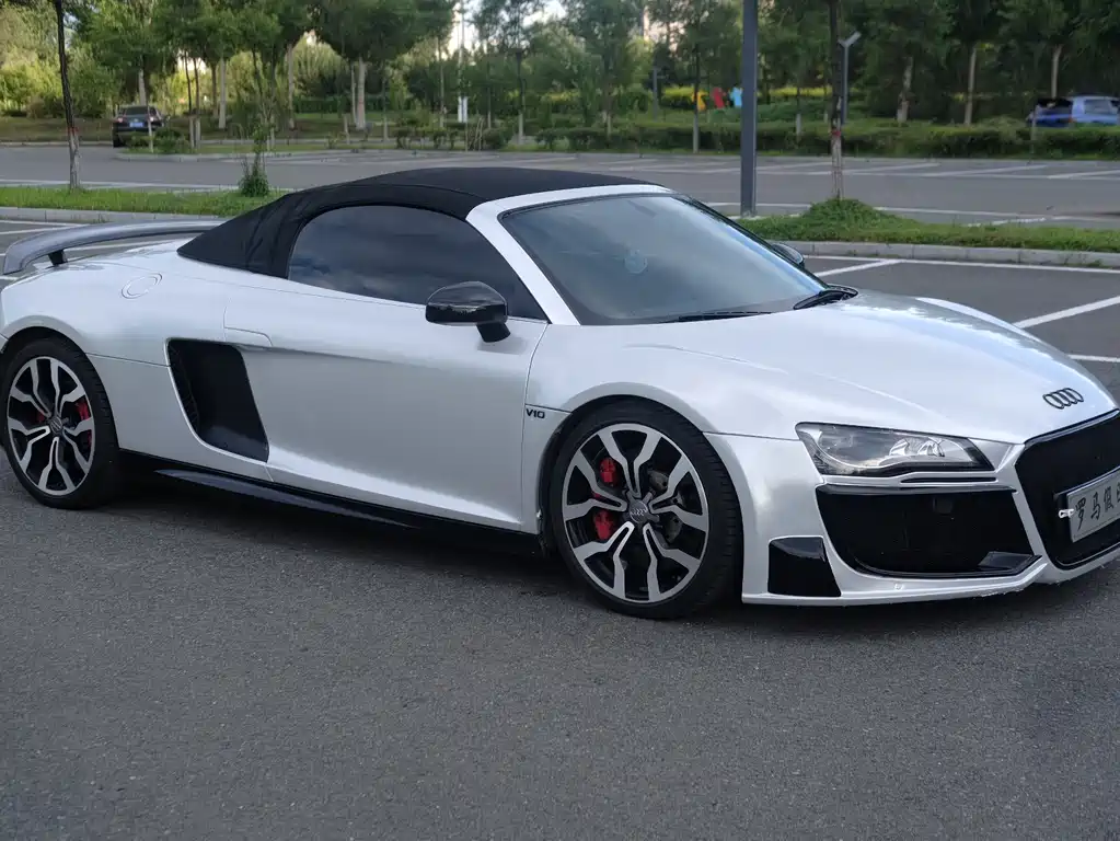 Audi R8 2011