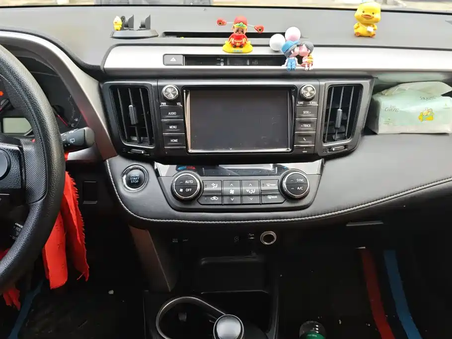Toyota RAV4 — миниатюра 13