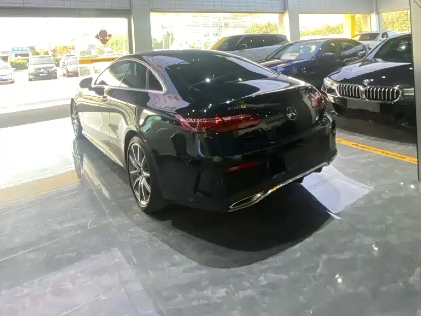 MERCEDES-BENZ E CLASS