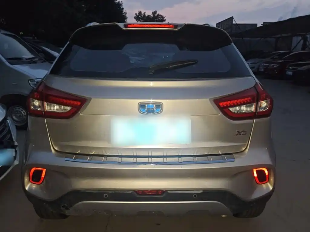 Geely Vision X3 — миниатюра 6