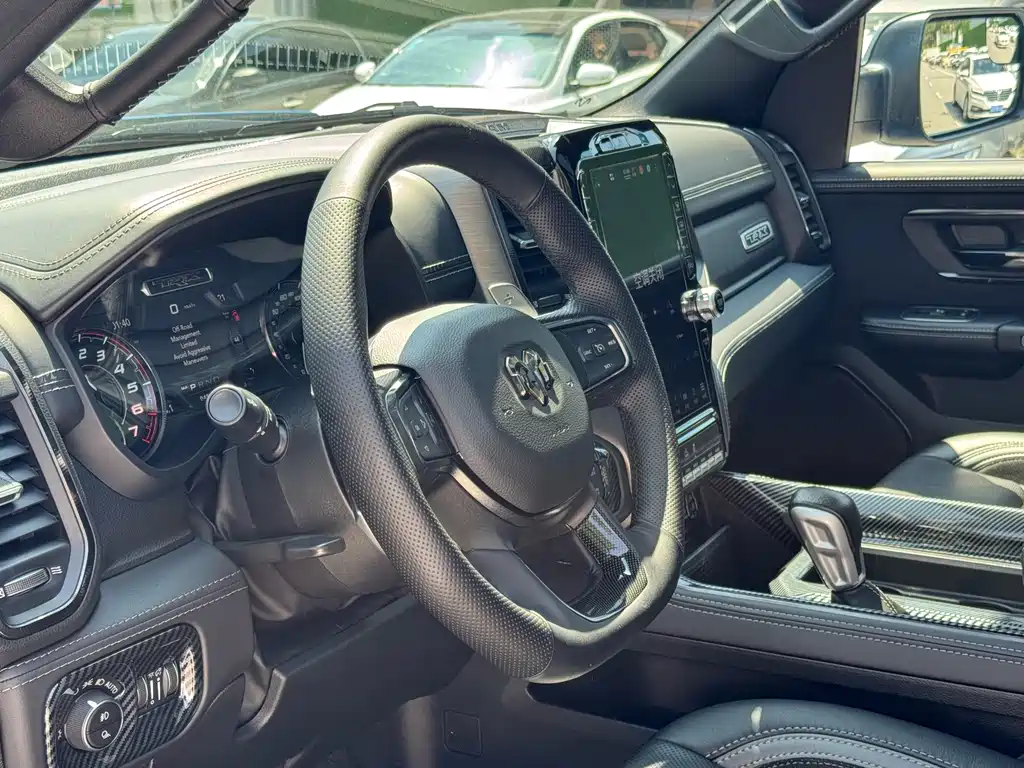 Ram Trucks 2022 6.2T AT