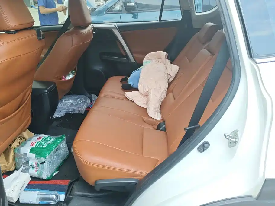 Toyota RAV4 — миниатюра 11