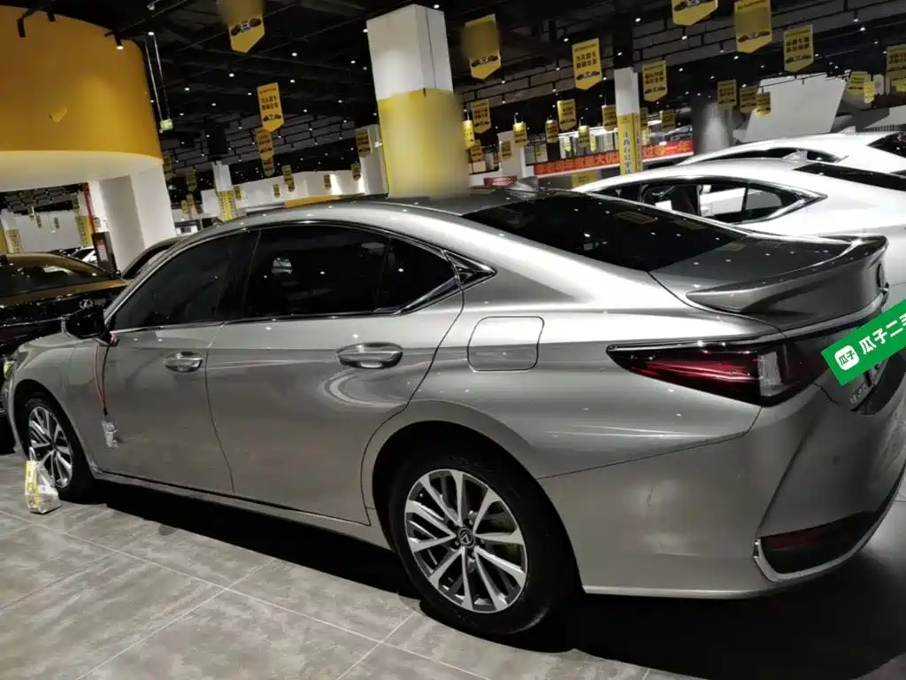Lexus ES — миниатюра 5