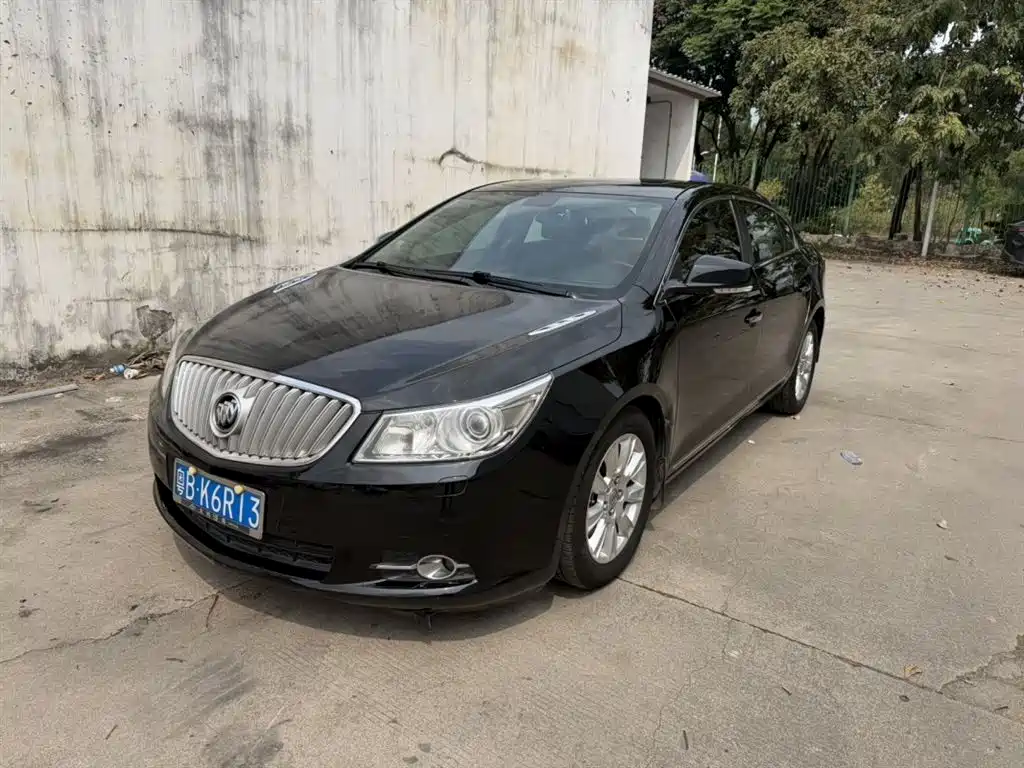 Buick LaCrosse 2011