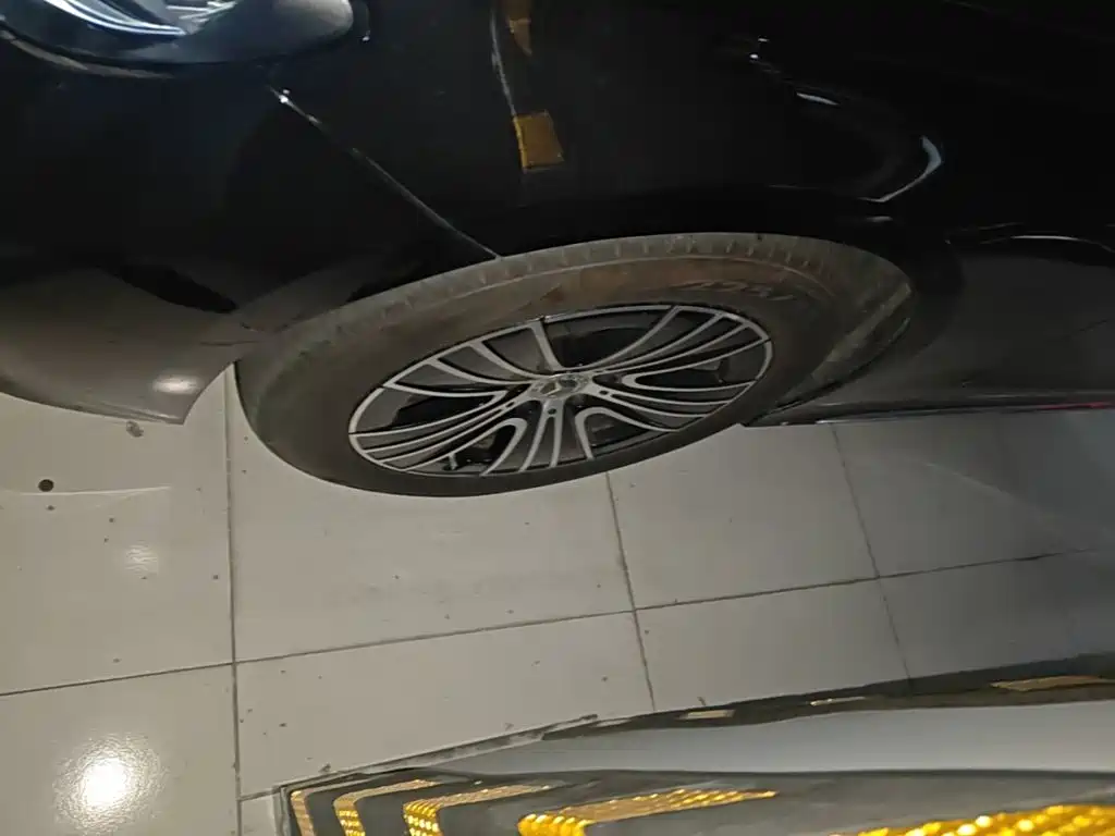 Mercedes-Benz E-Class — миниатюра 23