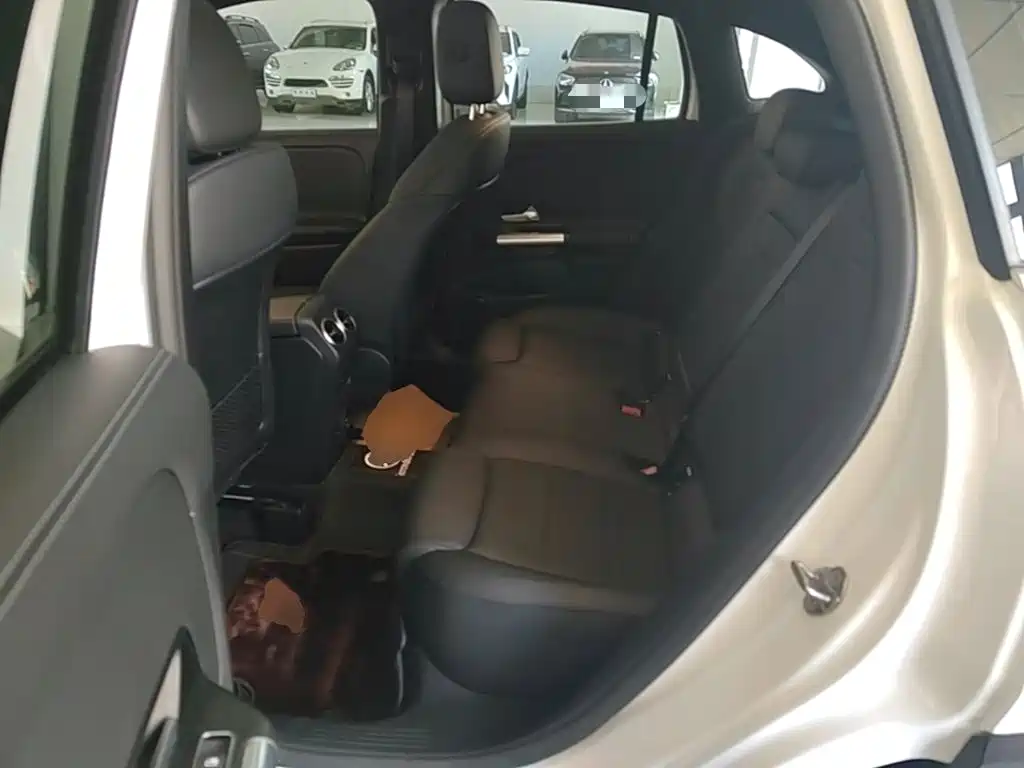 Mercedes-Benz GLA — миниатюра 17