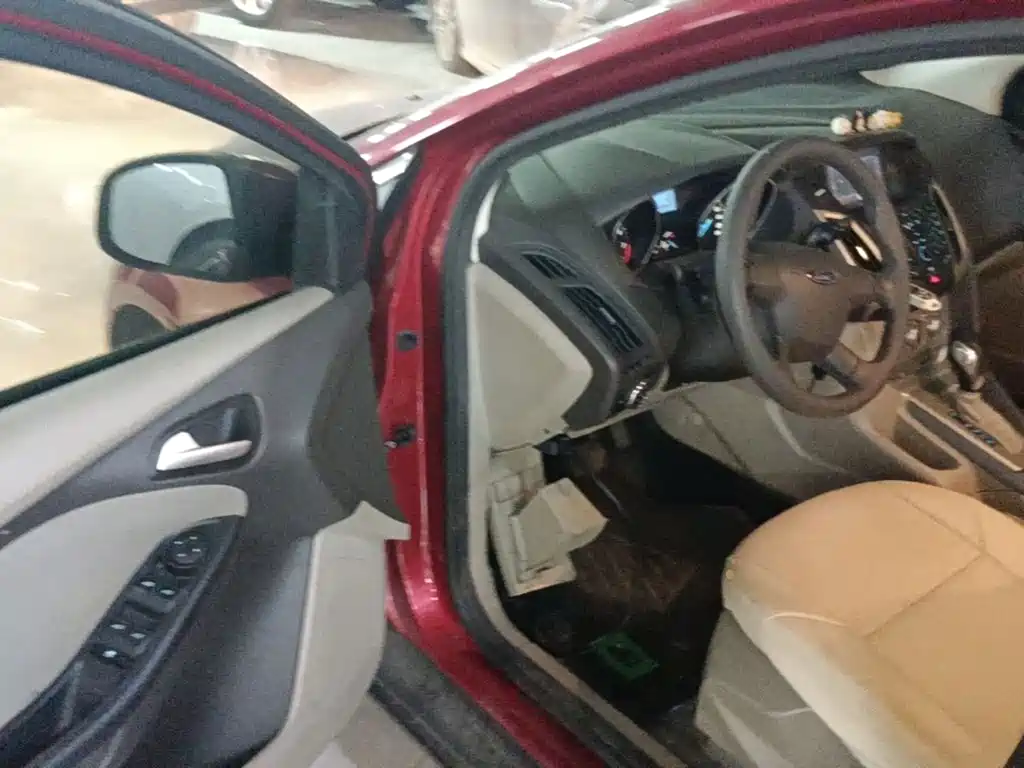Ford Focus — миниатюра 16