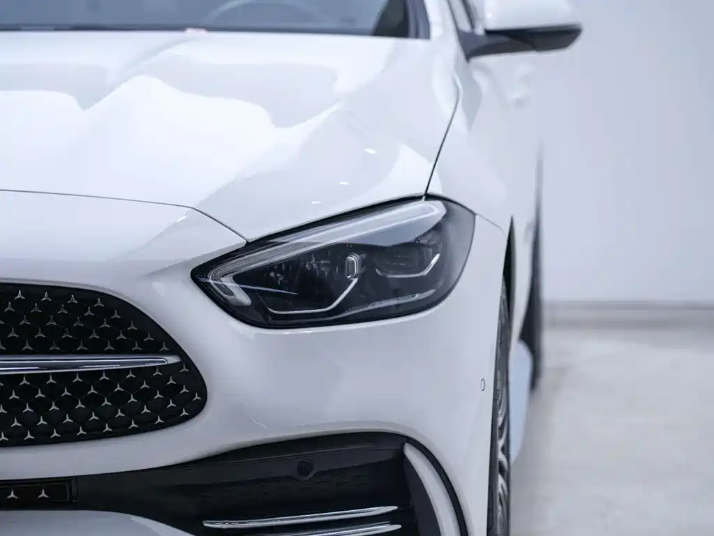 Mercedes-Benz C-Class — миниатюра 10