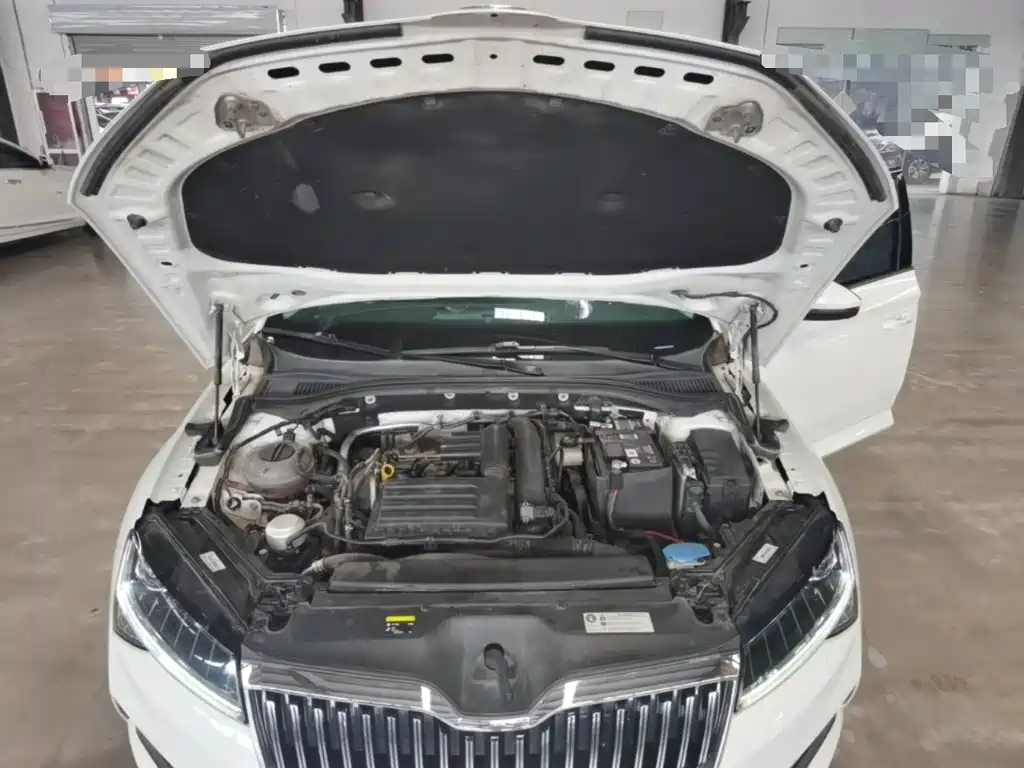 Skoda Superb — миниатюра 20