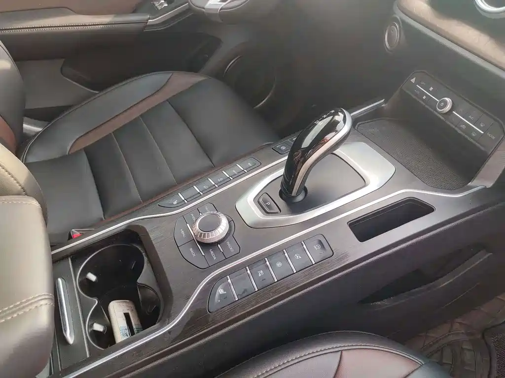 Wey Wey VV5 — миниатюра 10
