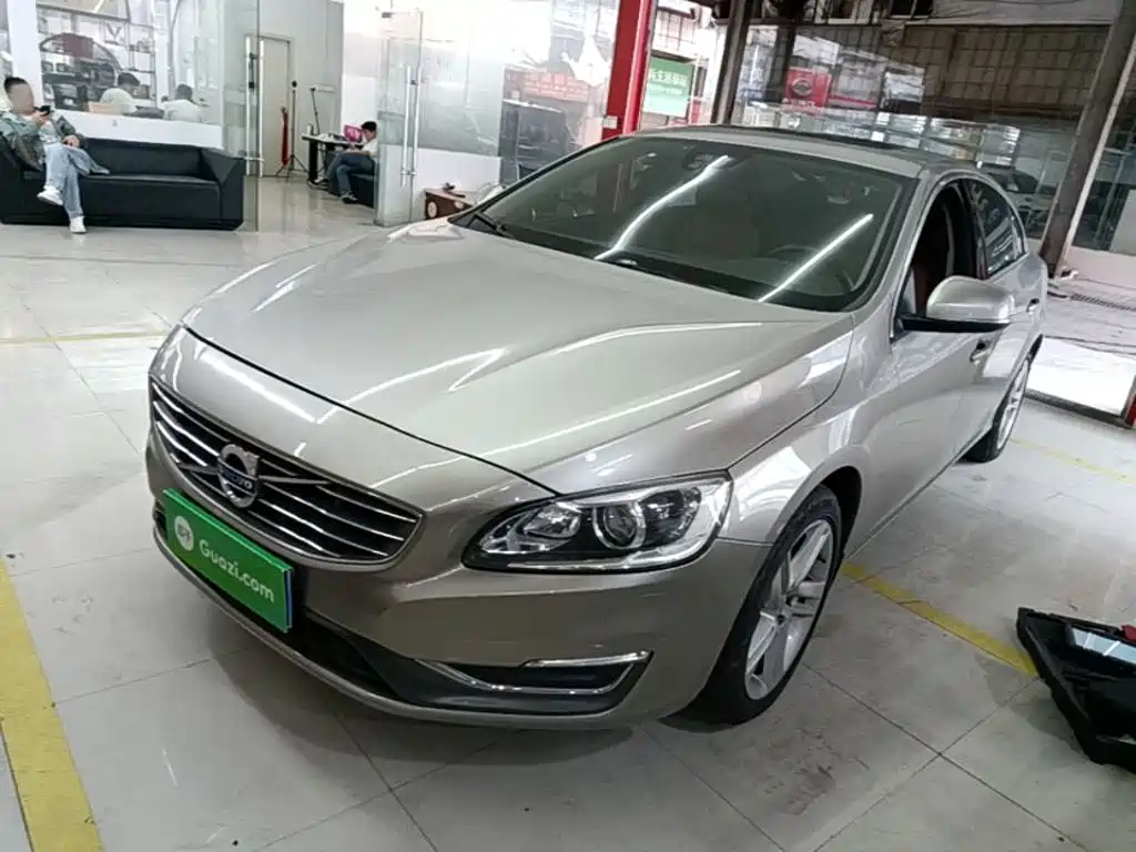 Volvo S60 — миниатюра 2