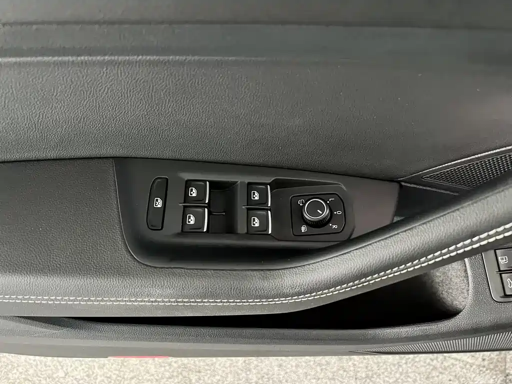 Volkswagen 迈腾 PHEV — миниатюра 25