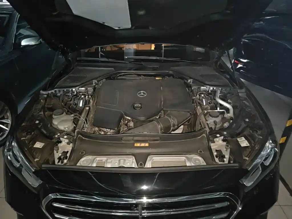 Mercedes-Benz E-Class — миниатюра 20