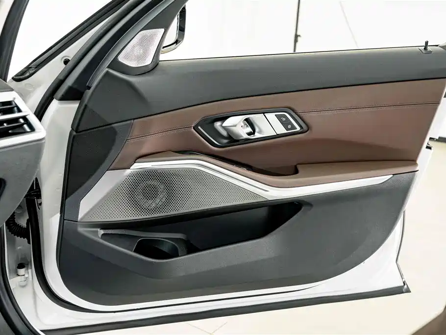 BMW 3 Series — миниатюра 15