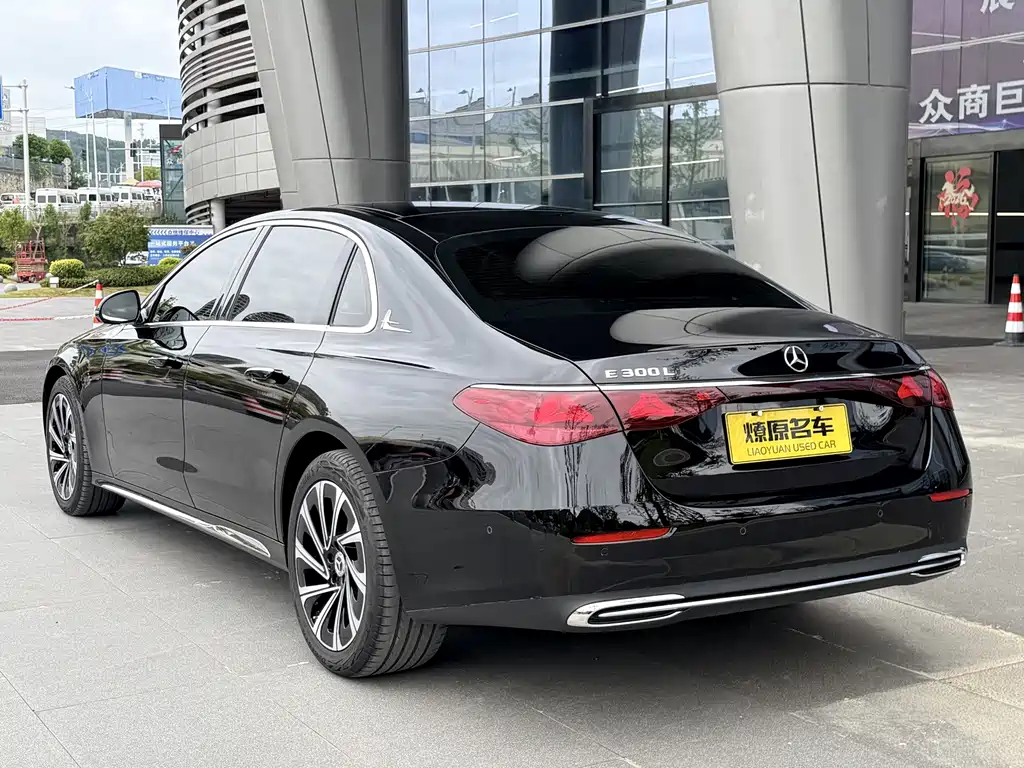 Mercedes-Benz E-Class — миниатюра 5