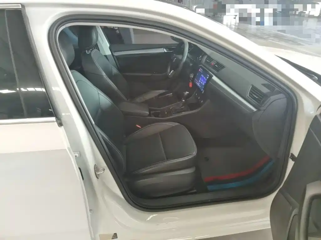 Skoda Superb — миниатюра 25