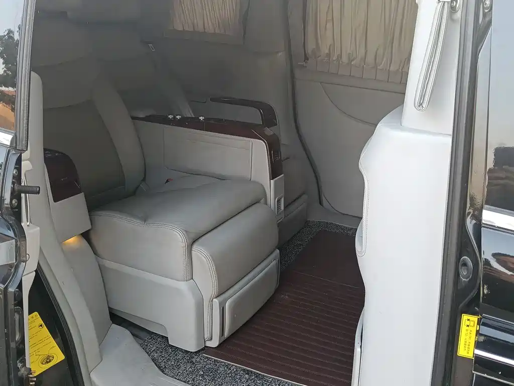 Luxgen MASTER CEO — миниатюра 12