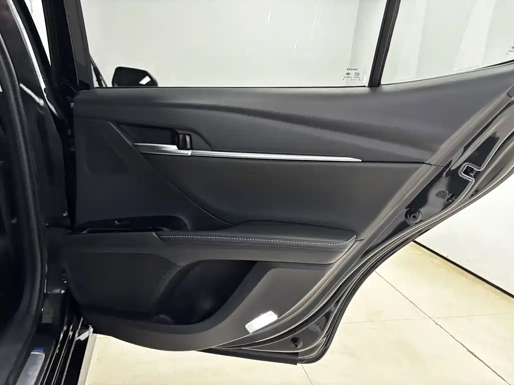 Toyota Camry — миниатюра 22