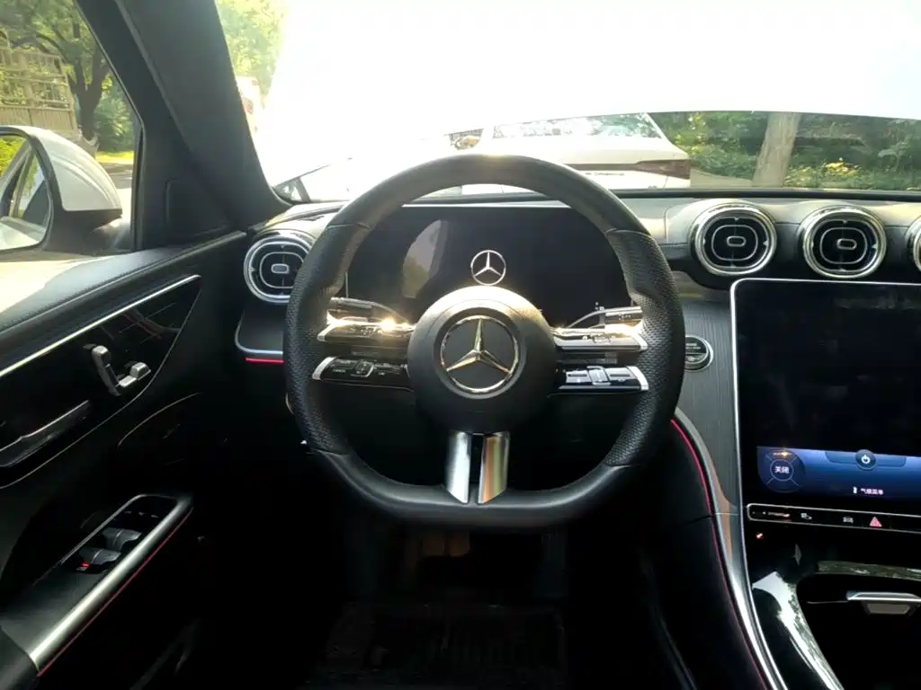 Mercedes-Benz C-Class — миниатюра 11