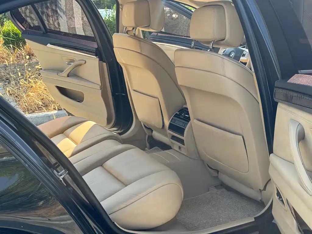BMW 5 Series — миниатюра 15