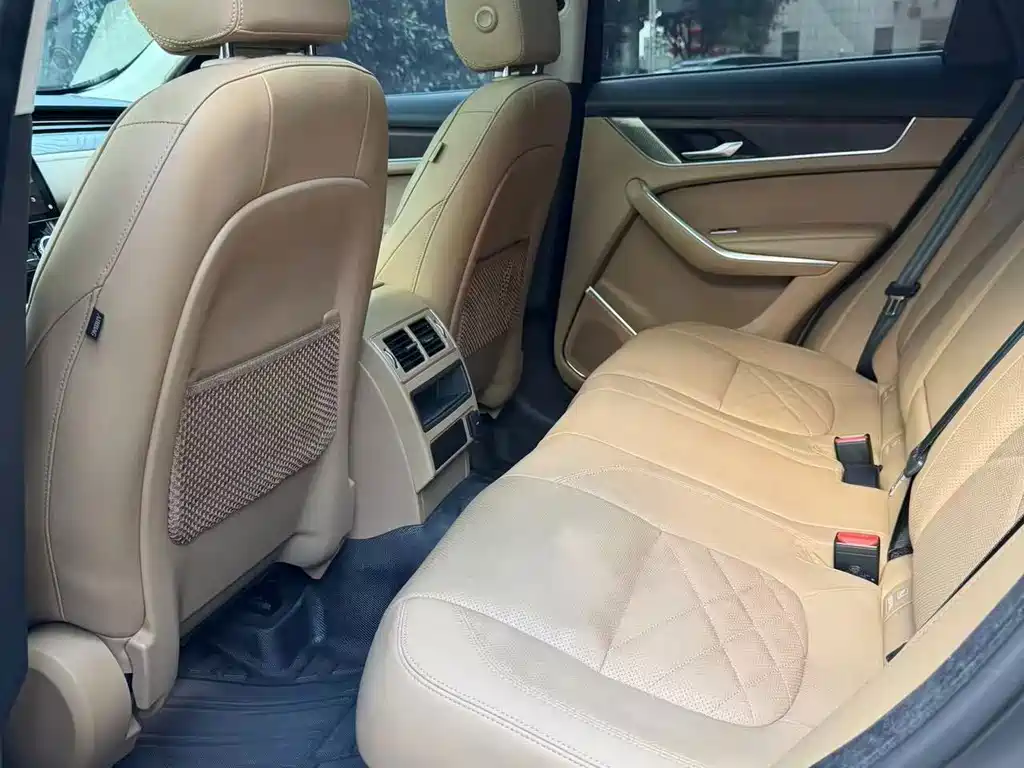 Jaguar F-PACE — миниатюра 8
