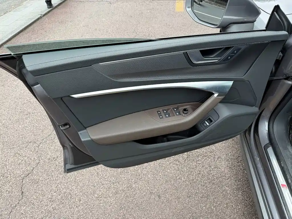 Audi A7L — миниатюра 6