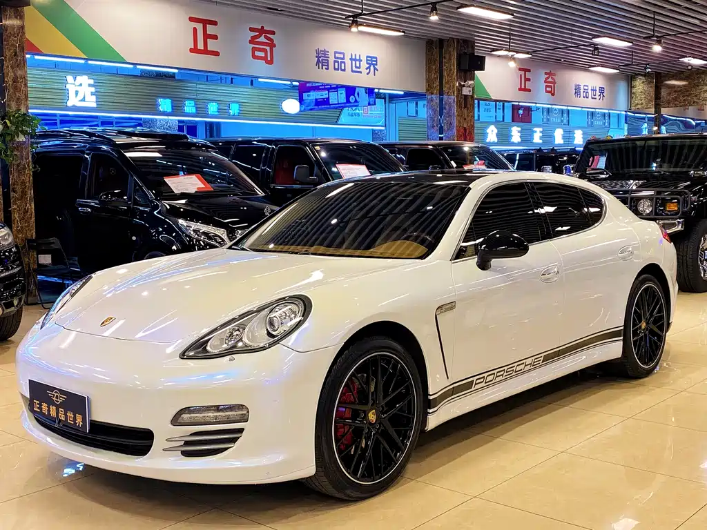 Porsche Panamera 2010 Panamera 4S 4.8L
