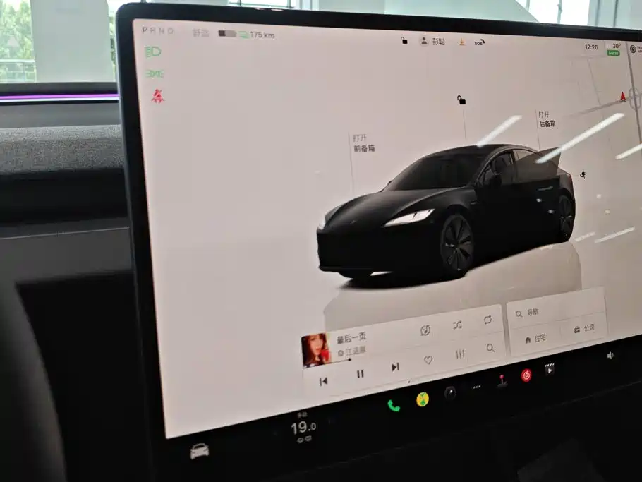 Tesla Model 3 — миниатюра 14