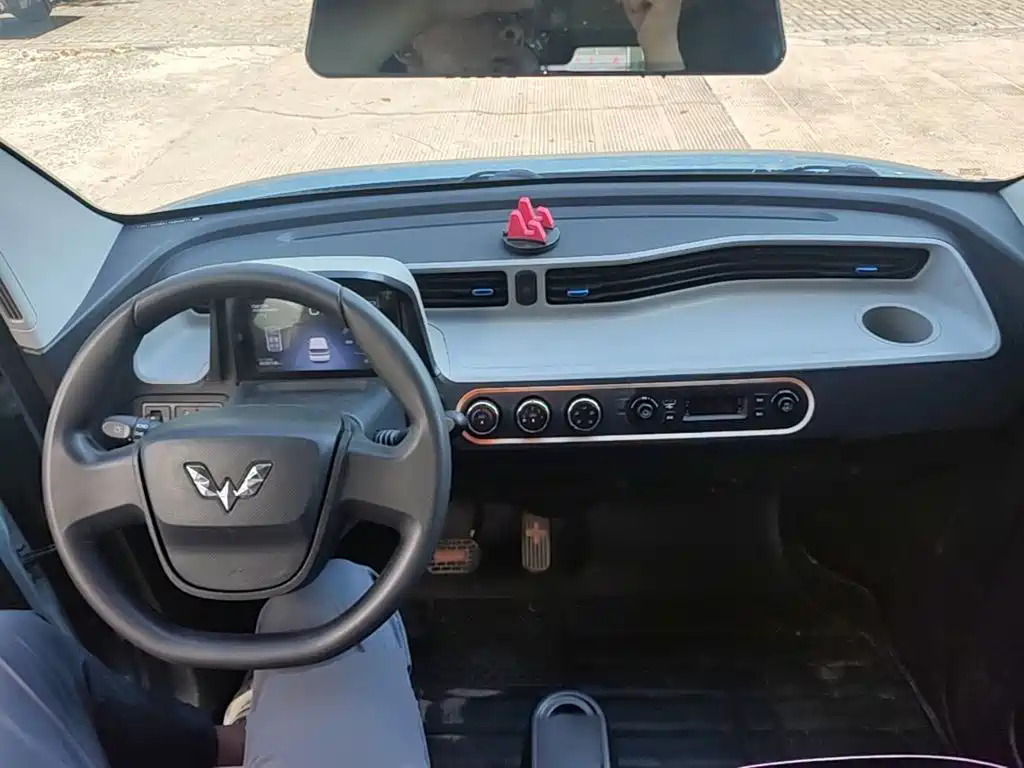 Wuling MINIEV — миниатюра 10